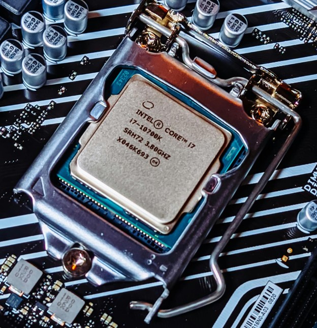 An Intel core i7 CPU